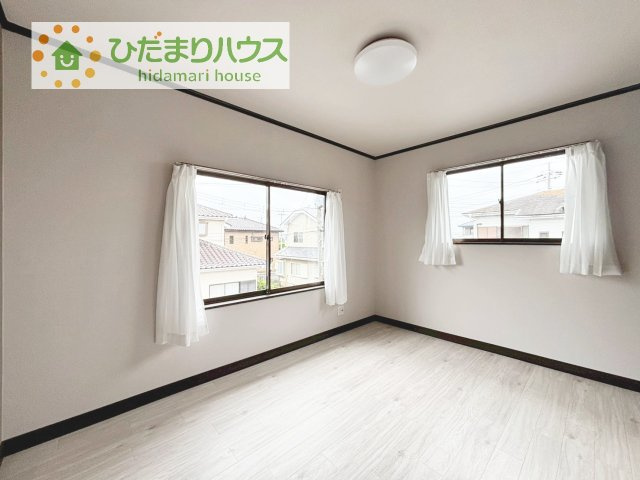 窓が多く、明るい空間を演出してくれます(*^^*)