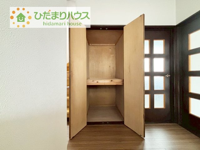 家族みんなで共同で使える便利な廊下収納！