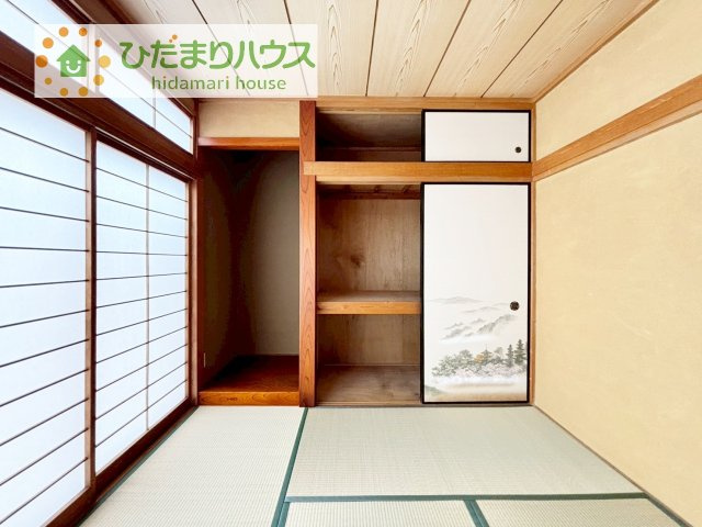 和室には押入れ完備！しまった物の出し入れも楽々です(^^)