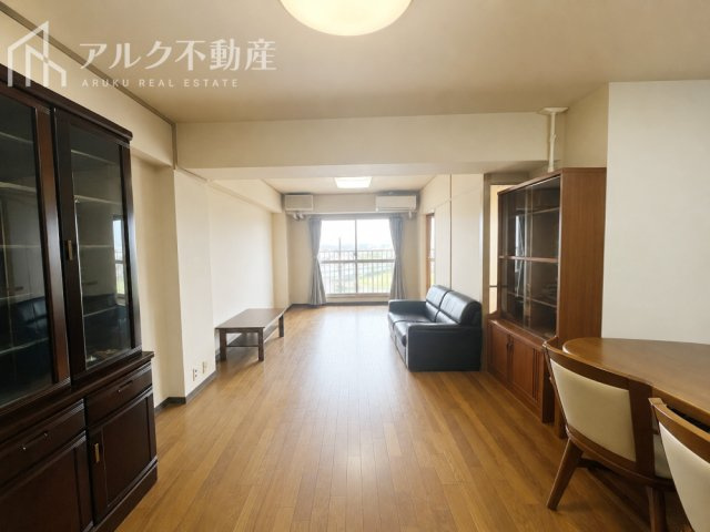 リビングダイニング※AIによる荷物除去を行っております