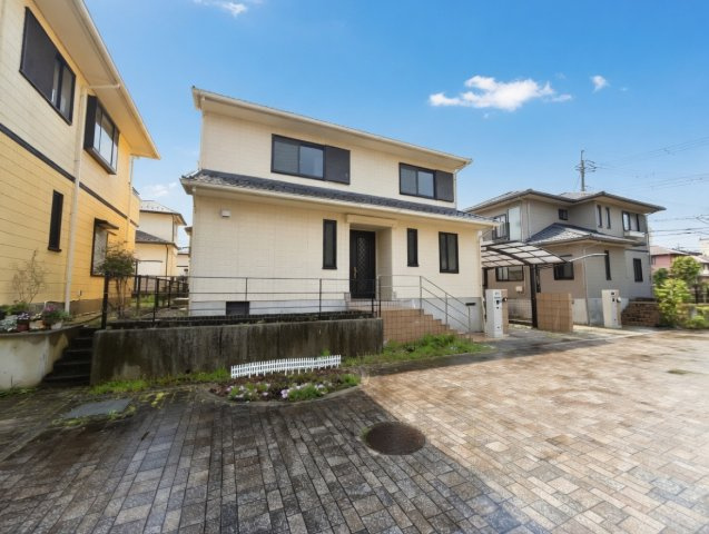周辺は落ち着いた街並みの住宅地！子育てがしやすい住環境です！気になることがありましたら、お気軽にお問い合わせください！