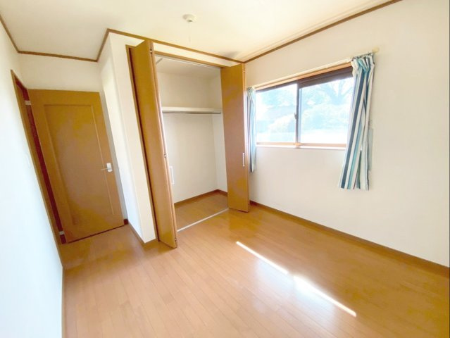 約5帖の洋室は、子供部屋などにもオススメです！
