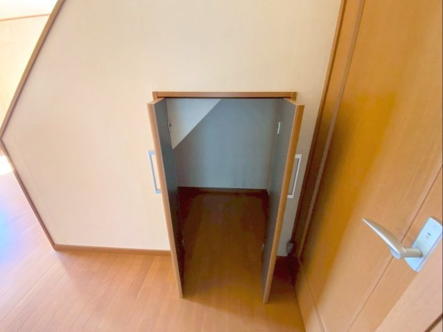 便利な階段下の収納です！