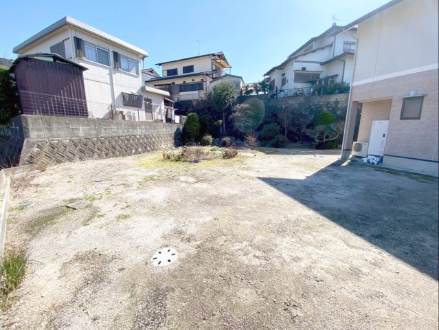 ガーデニングや家庭菜園など、様々な用途で利用できる広いお庭です！
