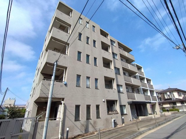 ヒルズ池尻東山公園の外観