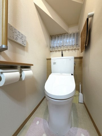 2階のトイレ　各階にといれがある事も嬉しいポイント！