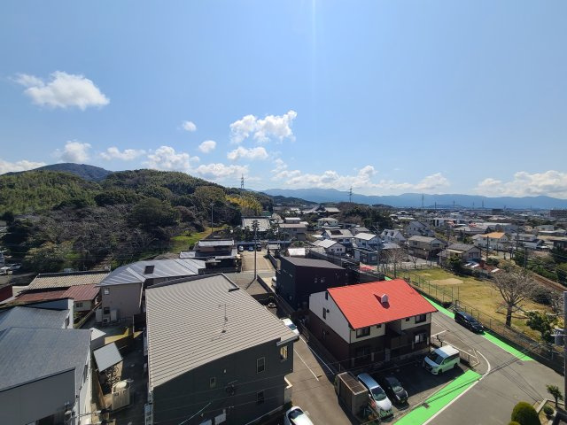 〇気持ちのいい空が見渡せる広いバルコニー。爽やかな風を感じて、心躍る素敵な暮らしがはじまります。