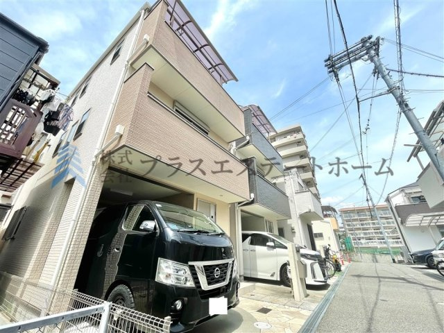 ハイルーフ車可能な車庫付き♪平成23年11月築♪