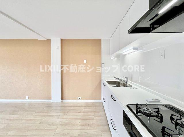 キッチンがスッキリすると食事の支度や片付けがはかどりますね。　