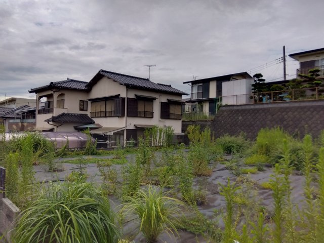 255.27m2あるので広々としています。高台に位置しているので眺望が良いです。