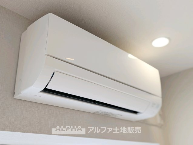 【Air　conditioner】◆エアコン◆付きマンション。入居後すぐに快適な室温で新生活をスタートできます。初期費用も抑えやすく、季節を問わず心地よい住空間が整っています。