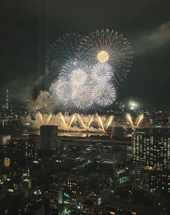 リビングから淀川花火大会が鑑賞可能です♪