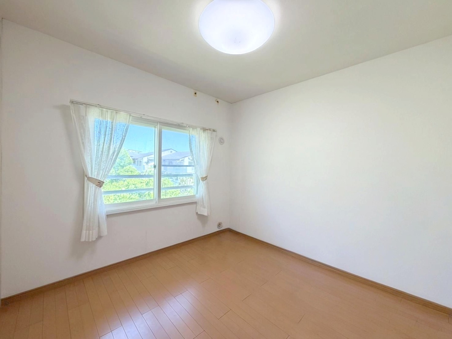 2階南側洋室　※本画像は居住者様の家具をCGで消した画像であり、現況と異なる場合がございます