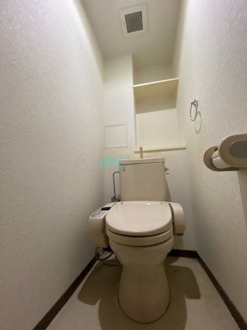 優しい雰囲気のトイレはリラックス空間へ。