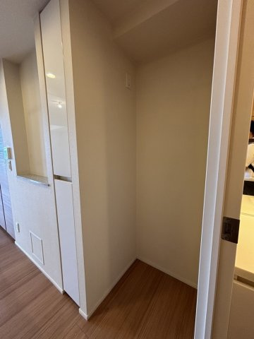 冷蔵庫置き場。