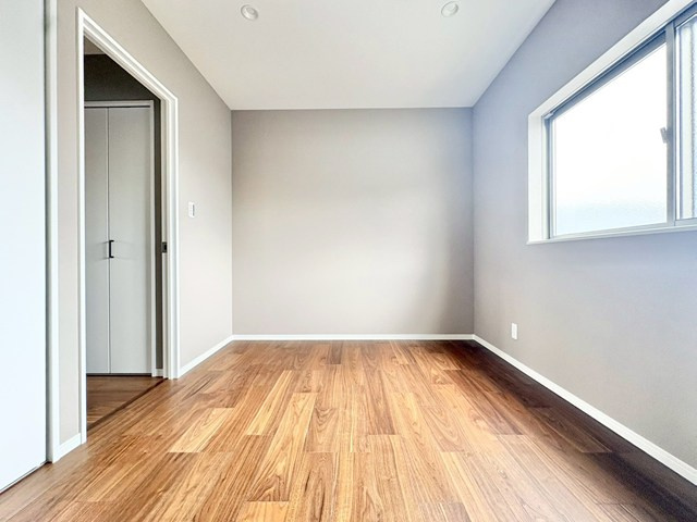 オシャレな約6帖の主寝室