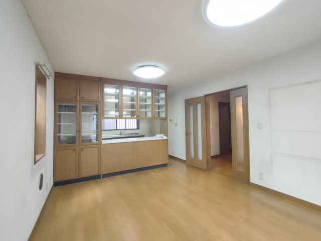 【LDK約15.05帖】　家族みんなで食卓を囲める広いダイニング。