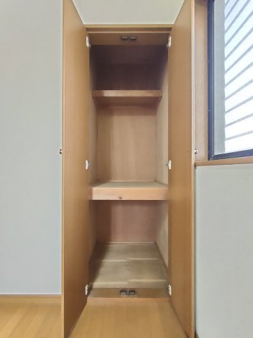 【納戸約4帖　収納】