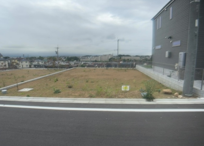 土地探しをしていると都市計画区域という言葉を目にすると思います。法律によって、都道府県知事や国土交通大臣が指定するエリアのことを指しており、都市計画区域は市街化区域と市街化調整区域に分けられています。