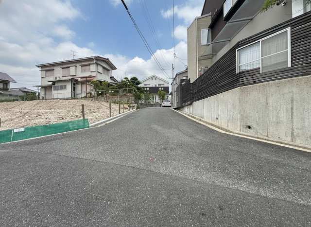 小学校徒歩3分なのでお子様の通学も安心ですね♪