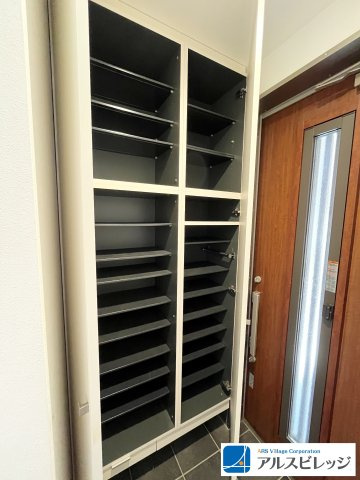 家族の履物が全部しまえるワイドな玄関収納