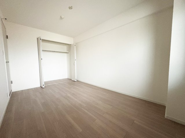 納戸（約6.8帖）