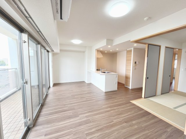 ゆったり過ごせる居間です
