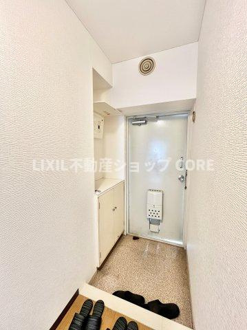 玄関ホールがスッキリ広々としていると帰る時も出ていく時も気持ちが良いものです！　