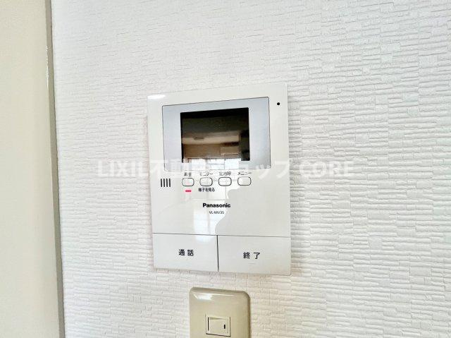 ＴＶモニター付インターホンでセキュリティ面にも配慮。小さなお子様のお留守番でも安心なアイテムです。　