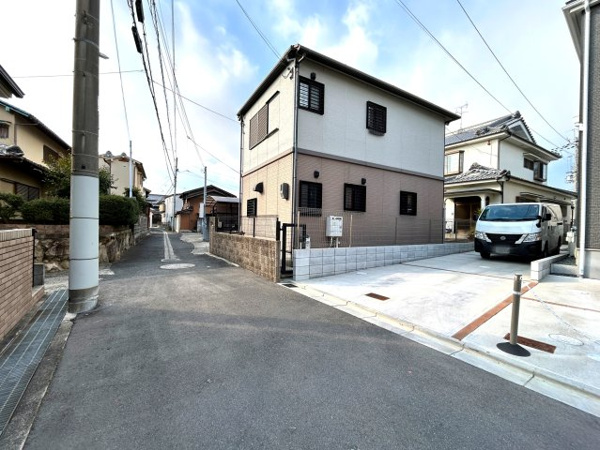 【高槻市下田部町一丁目の前面道路含む現地写真】