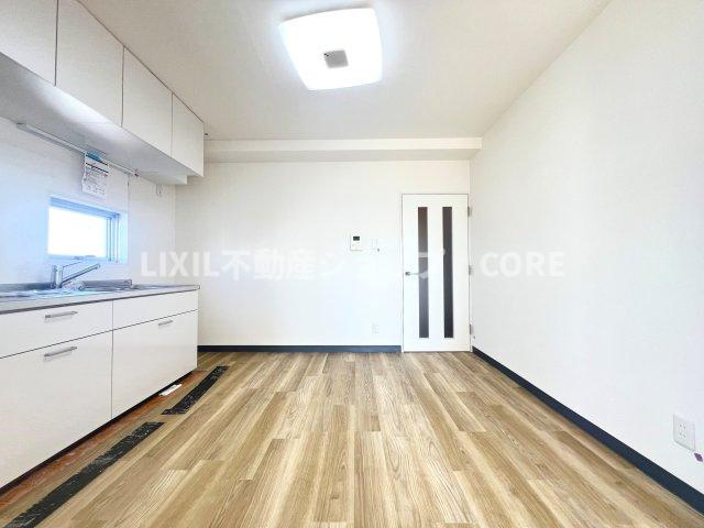 内装リフォーム済の綺麗なお部屋です！現地までのご案内は随時承ります。お問い合わせ下さい。