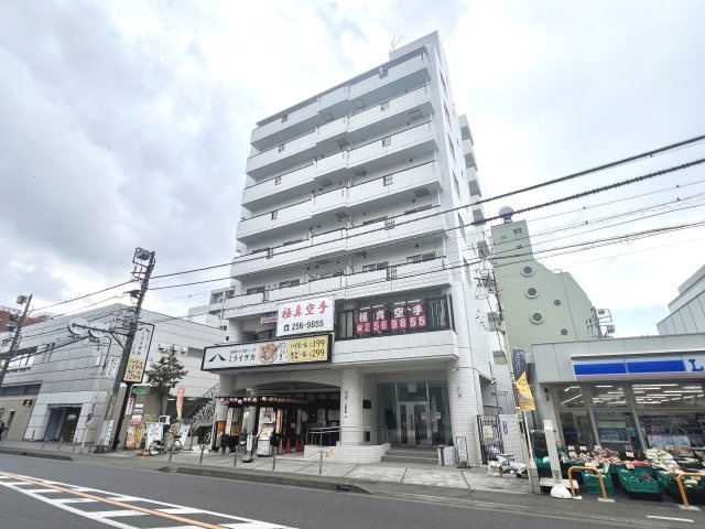 ご自宅までの無料送迎サービスもございますので、お気軽にお申し付けください。