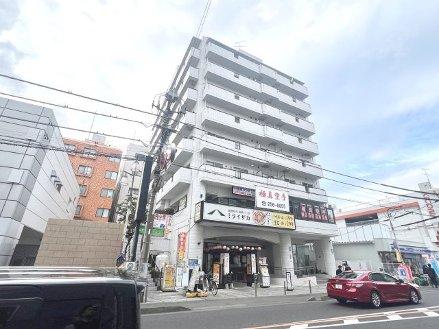 鉄筋コンクリート造9階建8階部分、新耐震基準・旧耐震が気になる方はスタッフまでお問い合わせください。