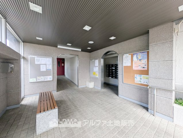 落ち着いたエントランスです