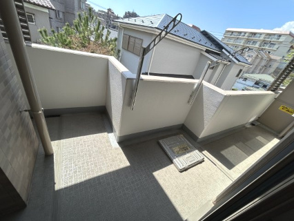 南向きバルコニーで日当たり良好！お洗濯物が良く乾きます。