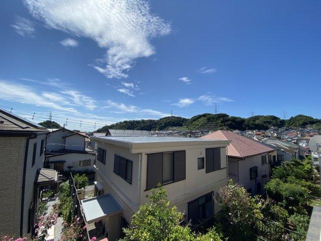 南側が一段下がっているので開放感があります。
