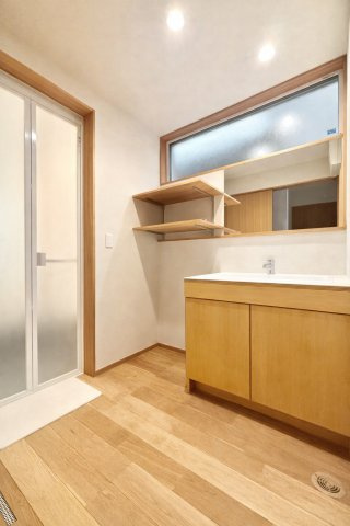 【新潟市北区太夫浜の中古戸建ての脱衣場】