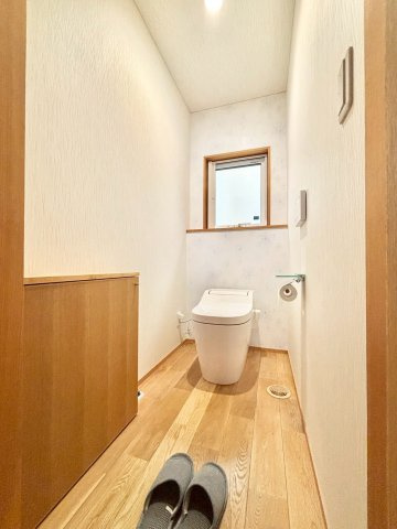 【新潟市北区太夫浜の中古戸建てのトイレ】