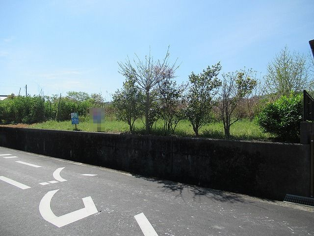 前面道路含む現地写真です