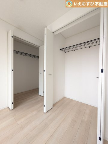 大容量の収納スペースで住空間もスッキリ広々　収納がたっぷり付いていれば、お部屋がすっきり保てて気持ちが良いですね♪