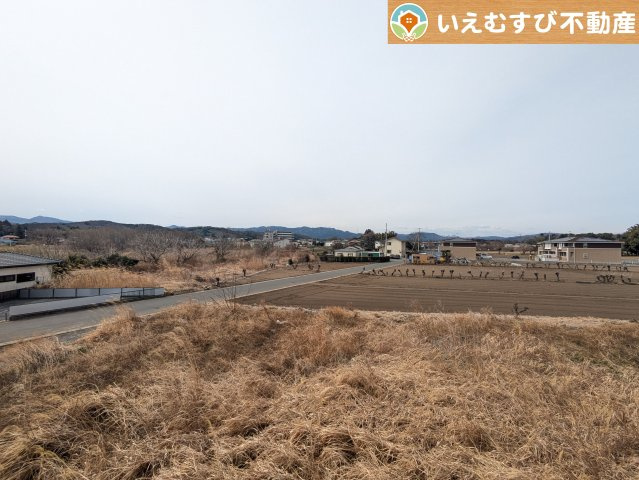 高い建物が無く開放感のある展望　バルコニーからの展望も開けていてのどかな景色が望めます。日当りも良いですね♪
