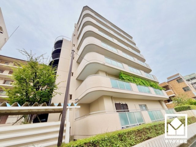 南東向きバルコニーで陽当たり、風通し良好。たっぷりの洗濯物も気持ちよく乾きます。