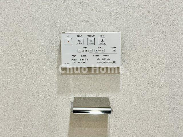 【ウォシュレット】清潔に使いたいお手洗いには最適な設備です。もちろんウォームレットも標準装備です。
