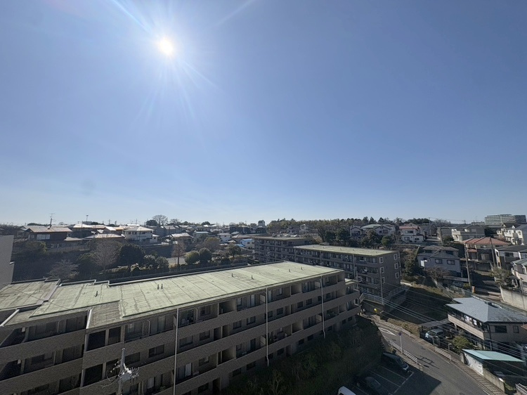 バルコニーからの眺望/9階につき眺望良好！