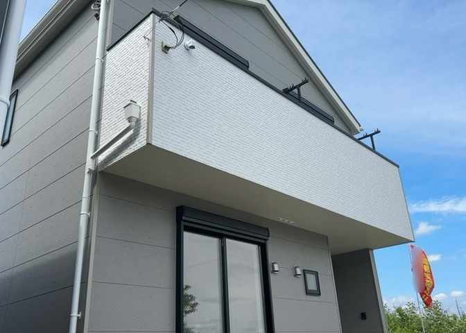 ついに完成致しました！現地をご見学に行く際は、道路の幅や周辺の交通量、施設などをご確認頂くことをおすすめします！物件の流れが早いため、内見をしたい方はお早めに当社営業までお問い合わせ頂きご予約下さい！