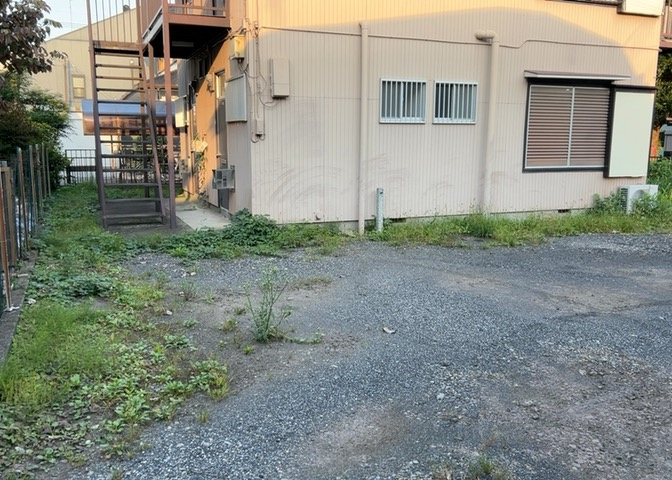 家を建てる前提で土地を探している場合、地盤の丈夫さは譲れない条件の一つです。地盤が脆弱だと追加工事が必要となります。また、過去に地盤沈下や液状化現象を起こした土地は、できるだけ避けた方がいいでしょう。