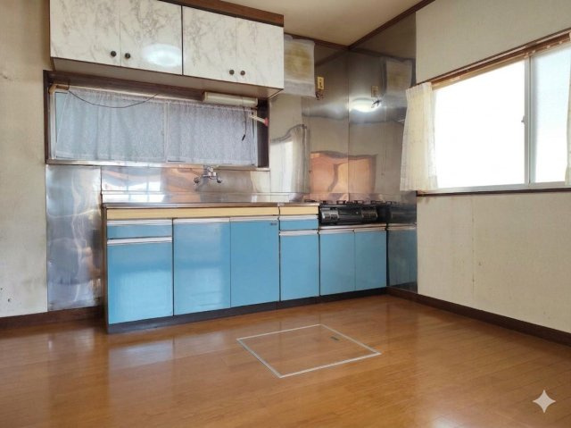 吊戸棚やキッチンの収納たっぷり♪DIYのアレンジも無限大
