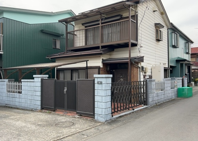 土地を買う際、住む地域の自治体や福祉の補助制度にも注目してみましょう。子供や老人の医療補助やゴミ出しのルールなど、自治体によってルールに大きな違いがあるため、暮らしやすい土地で判断するとよいでしょう。