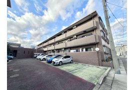 アドリーム社台の外観