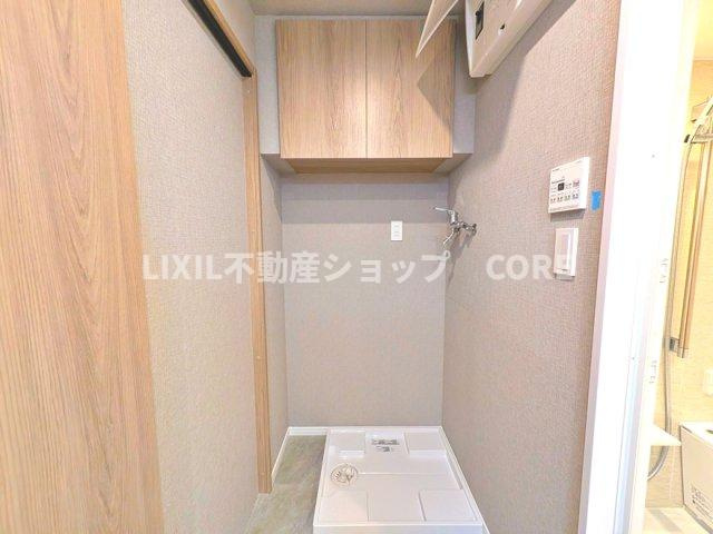 ランドリースペース上部には収納棚があり、柔軟剤や洗濯洗剤等の置き場所も困りません。